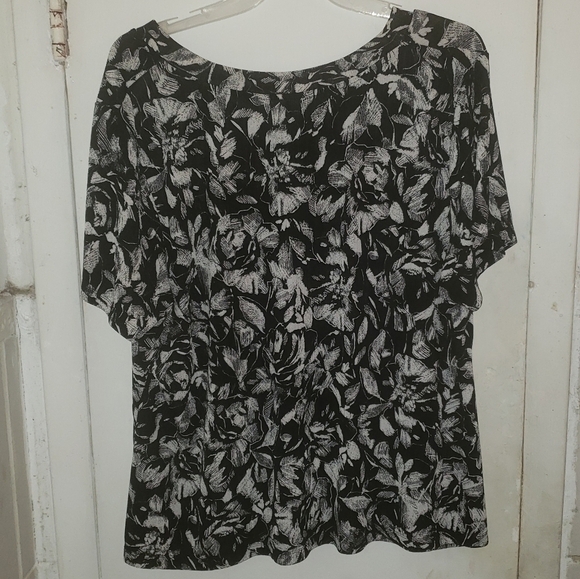 JM Collection Top - Picture 3 of 3